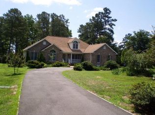 201 Dawson Ln, White Stone, VA 22578