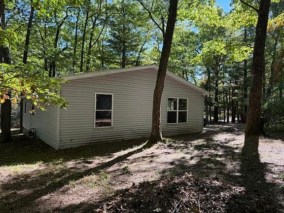 3rd image of 302 Wilson Rd