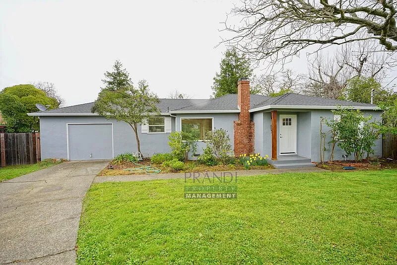 740 Bradley Ave photo 1