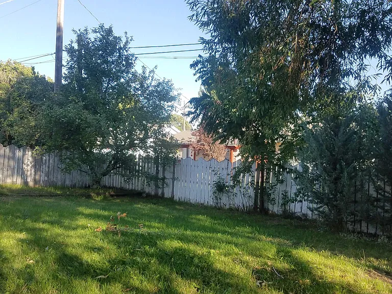 615 Crestview Ave — Photo 6