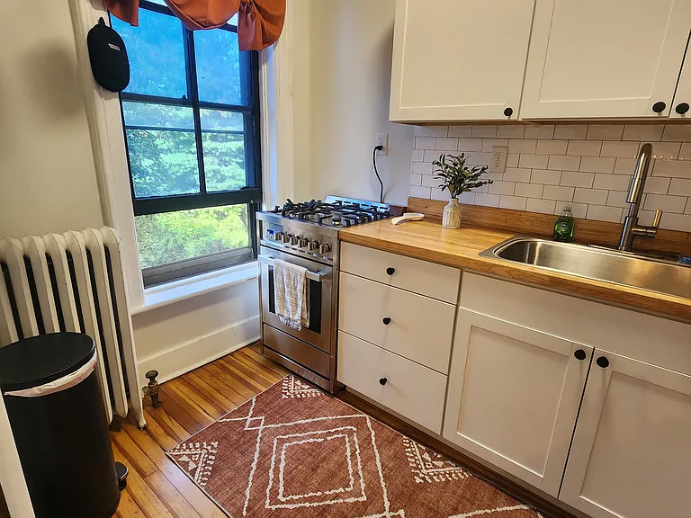 484 Madison Ave #2 — Photo 6