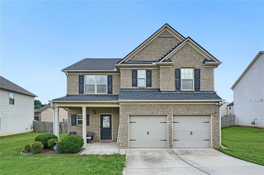 4 bed, 2.5 bath, 2176 sqft, $2,395 — Photo 1