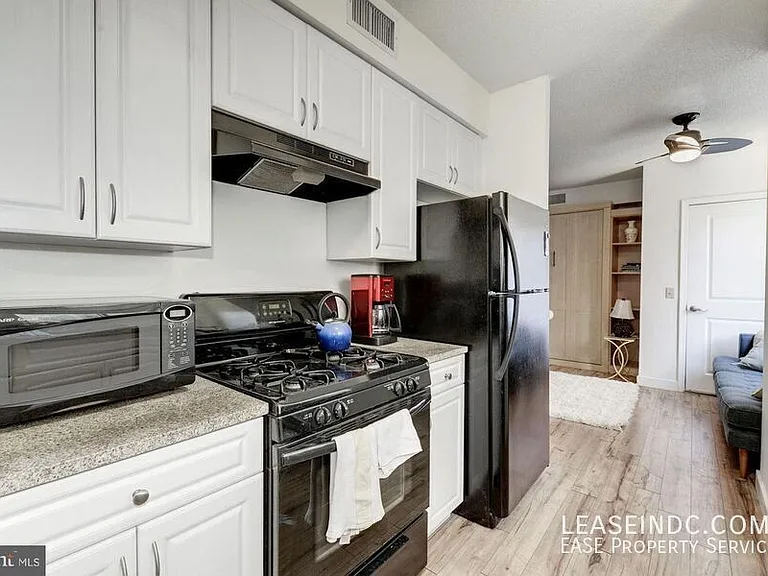 555 Massachusetts Ave NW #314 — Photo 10