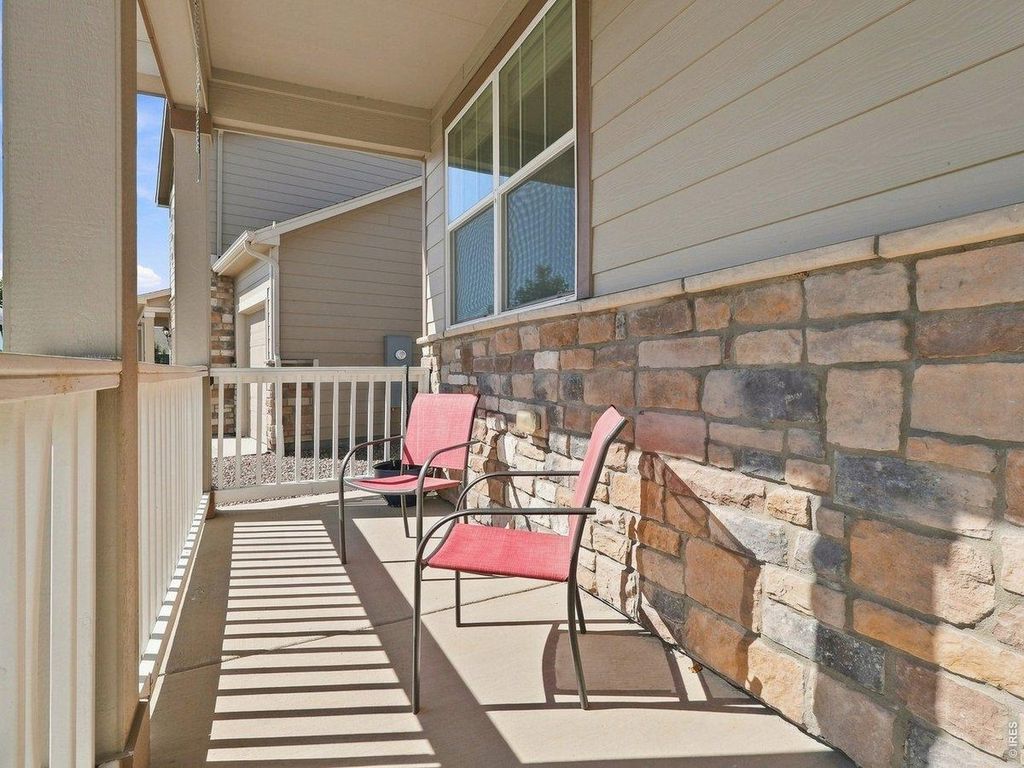 904 Charlton Dr