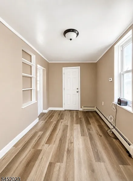 3 bed, 1.0 bath, $2,500 — Photo 2