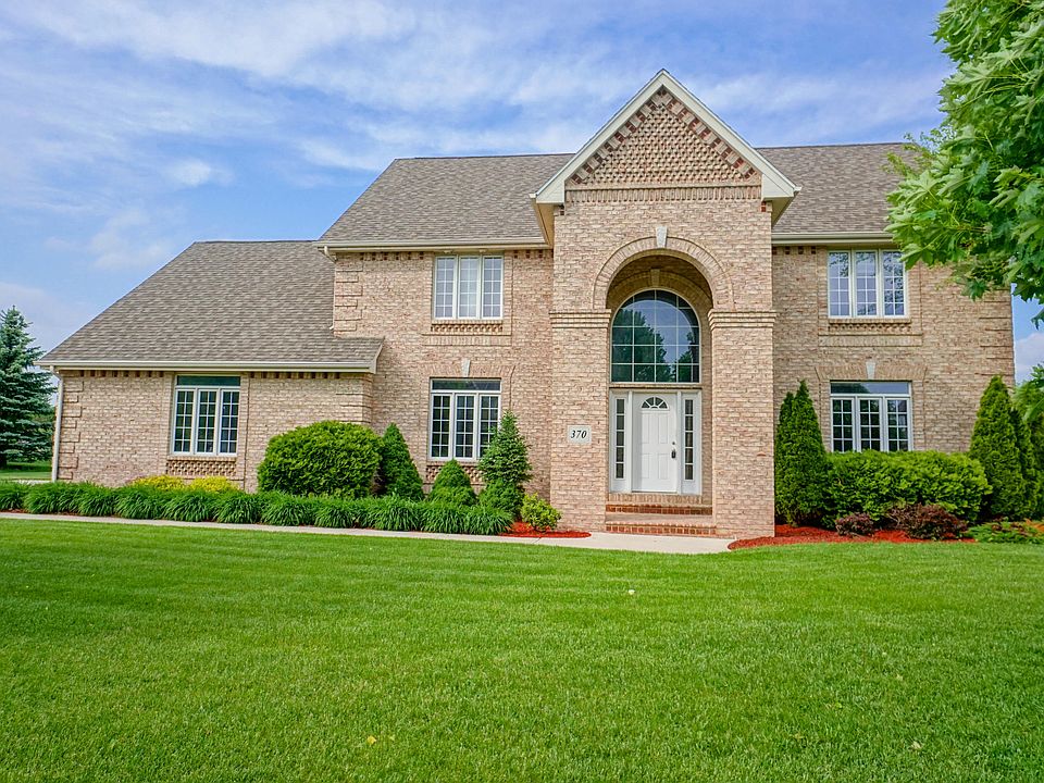 1st image of 370 Sunshine Dr