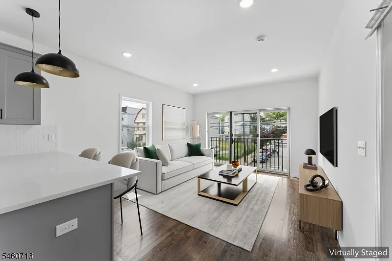 914 Bergen St #1
