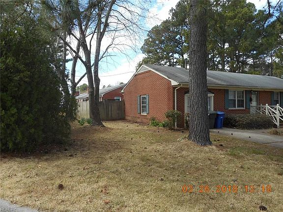 2nd image of 901 Christine Cir