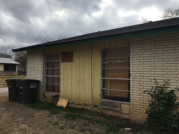 3rd image of 5106 Pettus