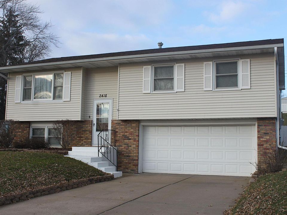 1st image of 2418 W 44th St