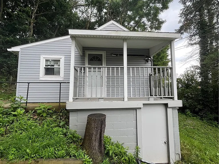 612 Dippold Ave — Photo 1