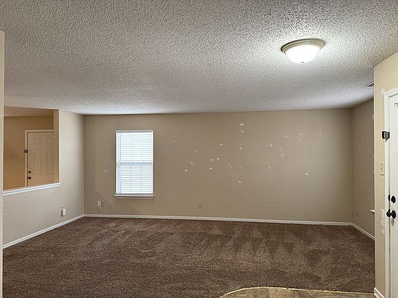5th image of 12133 Maize Dr