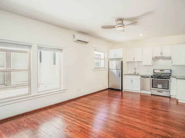 5908 N Figueroa St #10 — Photo 5