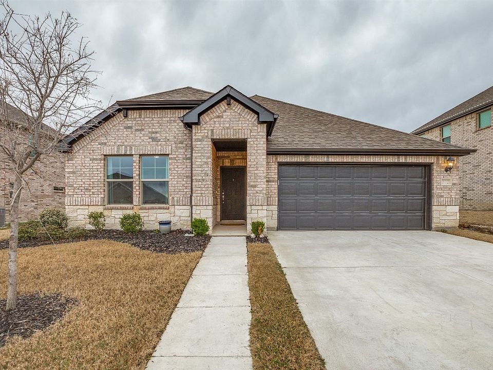 1st image of 372 Mohan Dr