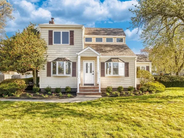 312 Concord Street, Dix Hills, NY 11746