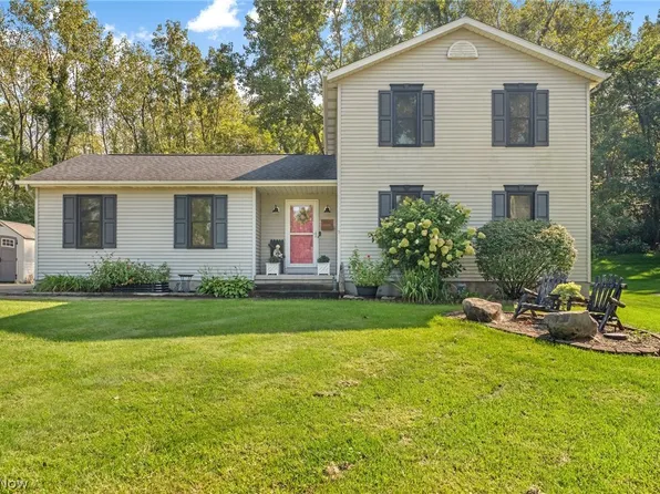458 Derbyshire Rd, Akron, OH 44319