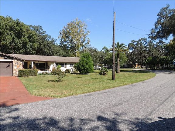 4th image of 11945 Lakewood Dr