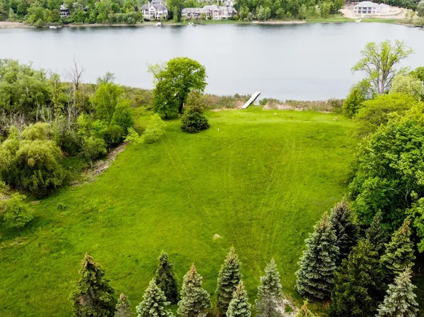 2713 Turtle Shores Dr, Bloomfield Hills, MI 48302