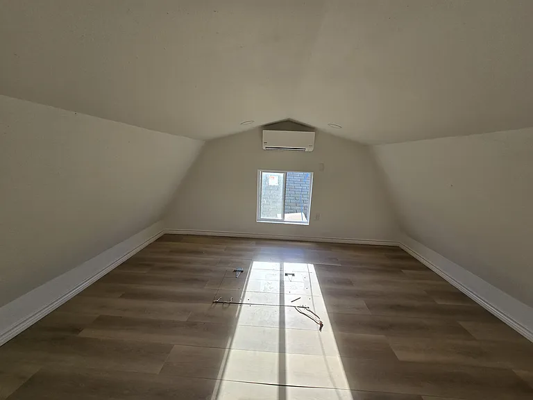 2103 Howell Ave #1 — Photo 5