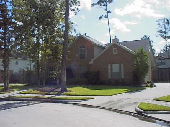 Huge yard on a quiet cul-de-sac