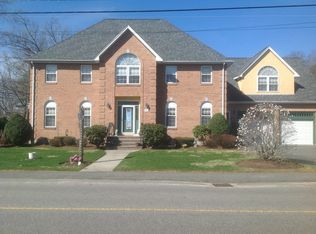 201 Mount Vernon St, Dedham, MA 02026