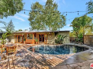 15511 Woodcrest Dr, Sherman Oaks, CA 91403