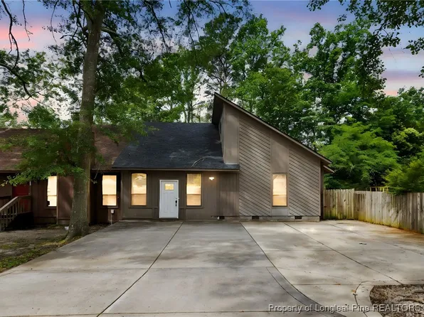 833 Danish Dr, Fayetteville, NC 28303