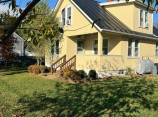 221 E G St, Purcellville, VA