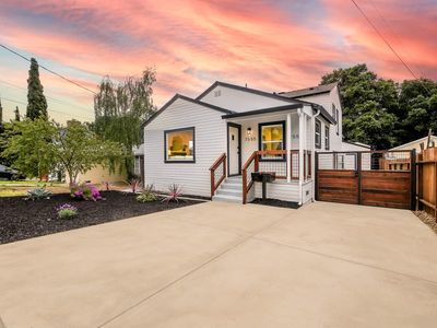 7555 Circle Hill Dr, Oakland, CA, 94605