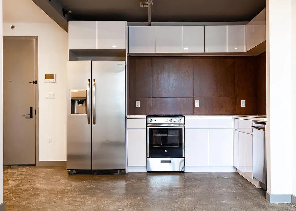 410 Tompkins Ave #4J