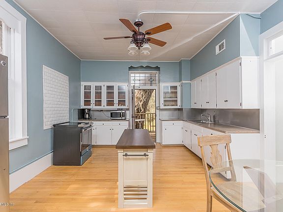 4th image of 214 NE Cholokka Blvd