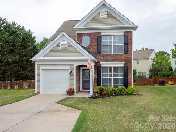 2002 Chinabrook Ct, Charlotte, NC 28270