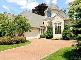 6 Stony Gate Oval, New Rochelle, NY 10804