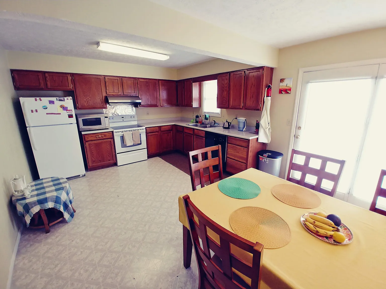 3 bed, 2.5 bath, 1520 sqft, $1,590 — Photo 4
