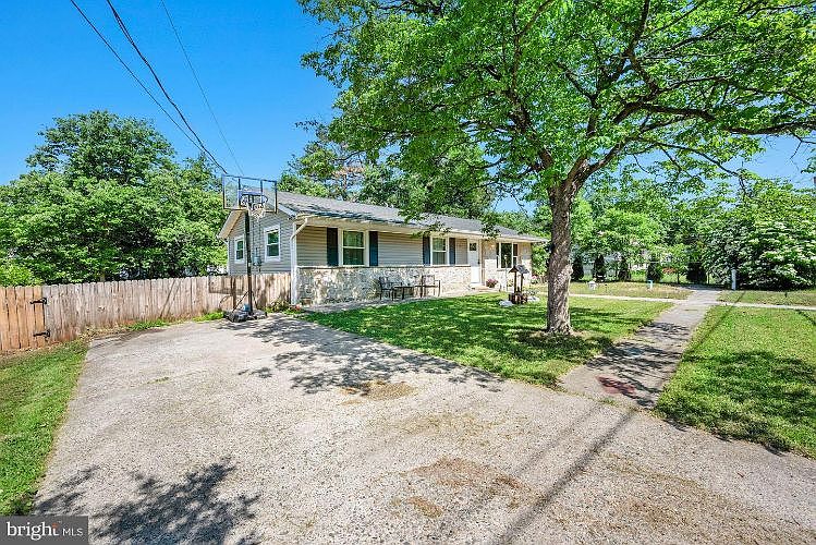 1st image of 210 Seneca Trl