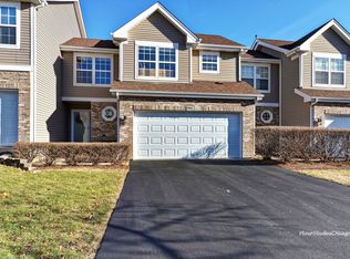 995 Willow St, Itasca, IL 60143