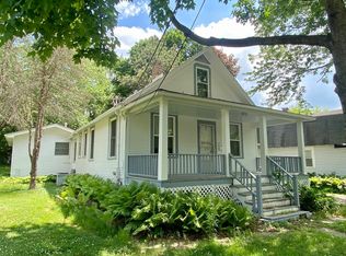 209 Circle Rd, Fox River Grove, IL 60021