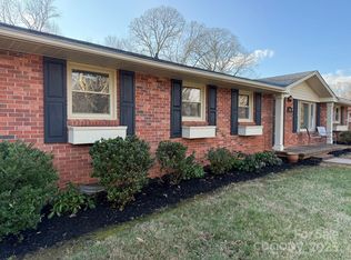 3441 38th Street Dr NE, Hickory, NC 28601