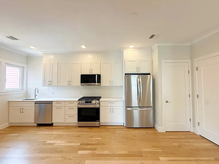 35 Gore St — Photo 11