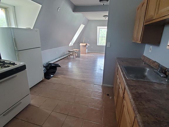 3rd image of 297 S 7th St Floor 3