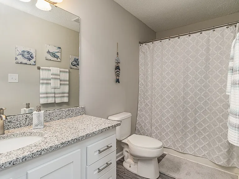 Litchfield Oaks Apartments — Photo 10