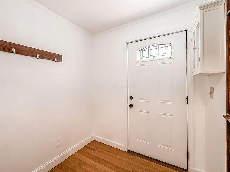 574 Seymour Ave — Photo 3