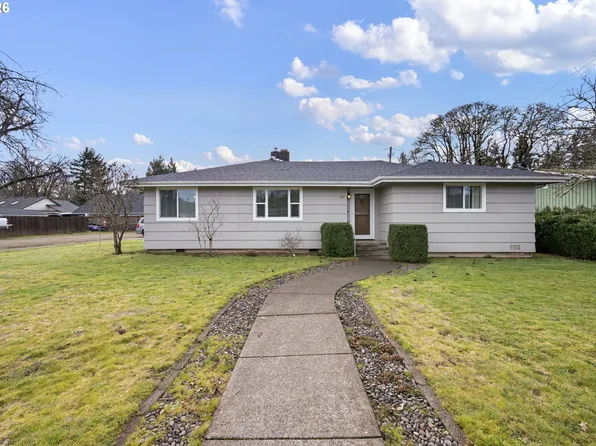 1409 Clark Ave, Cottage Grove, OR 97424