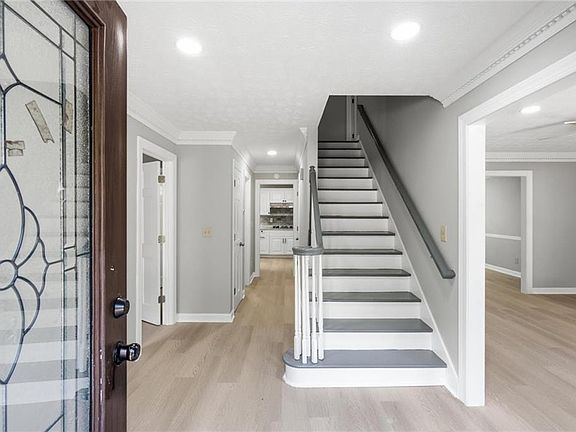 2nd image of 24 Planters Dr SW