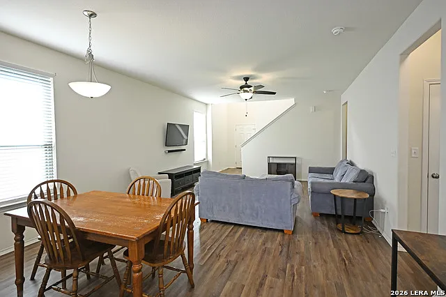 138 Buttercup Bnd — Photo 3