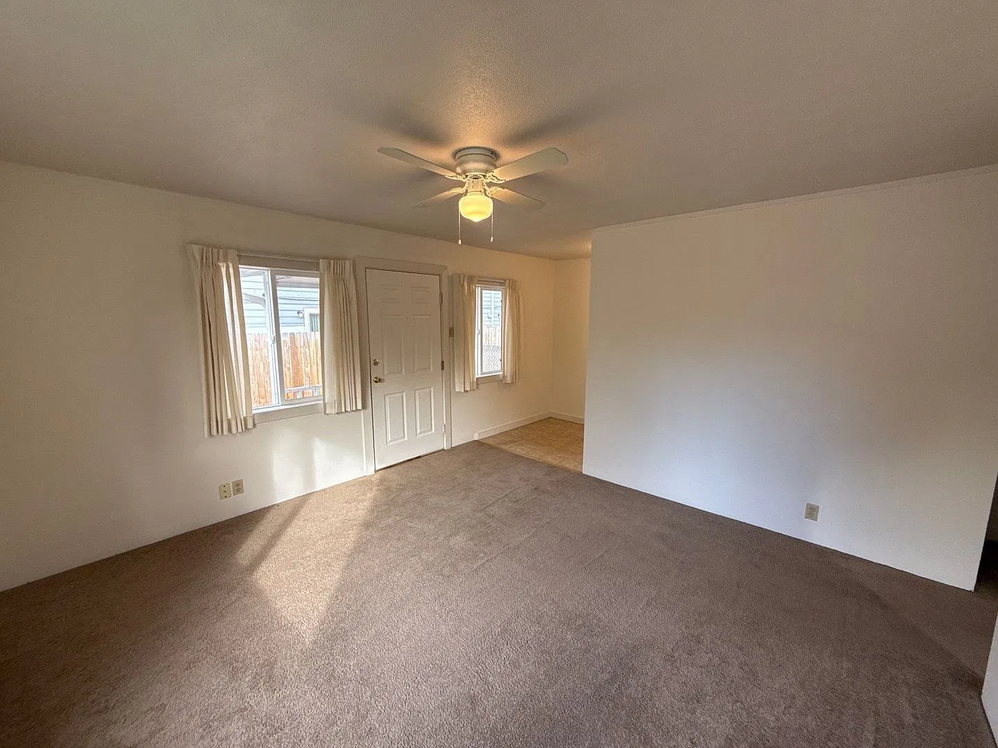 2 bed, 1.0 bath, 760 sqft, $1,395 — Photo 4