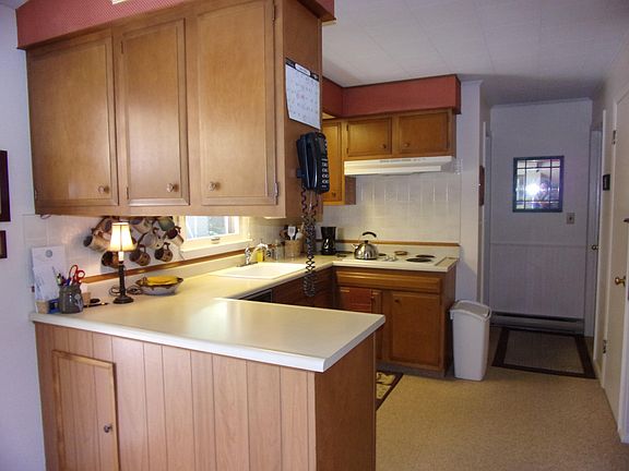 5th image of 211 Center Dr