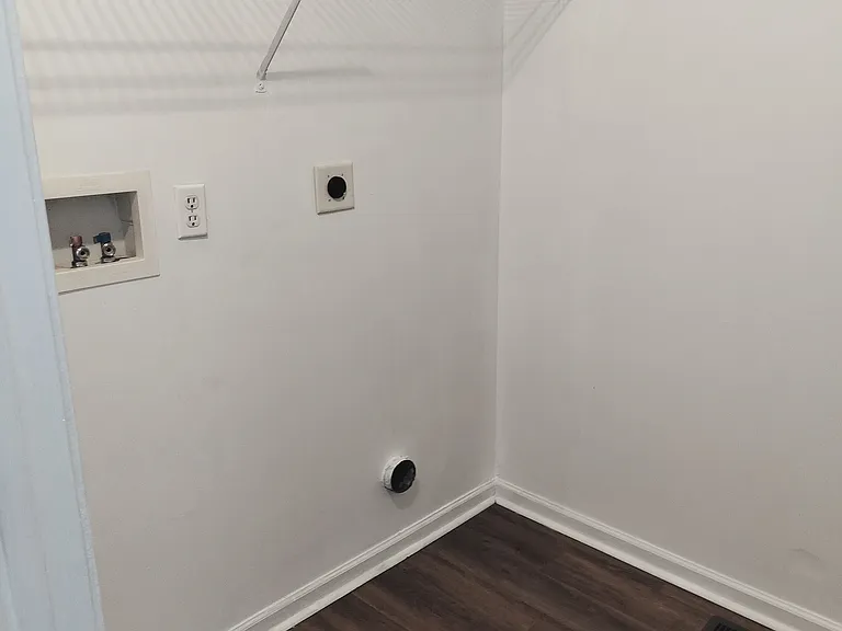 1310 Corbett St #1 — Photo 9