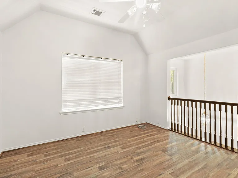 20510 Pioneer Bend Ct — Photo 33