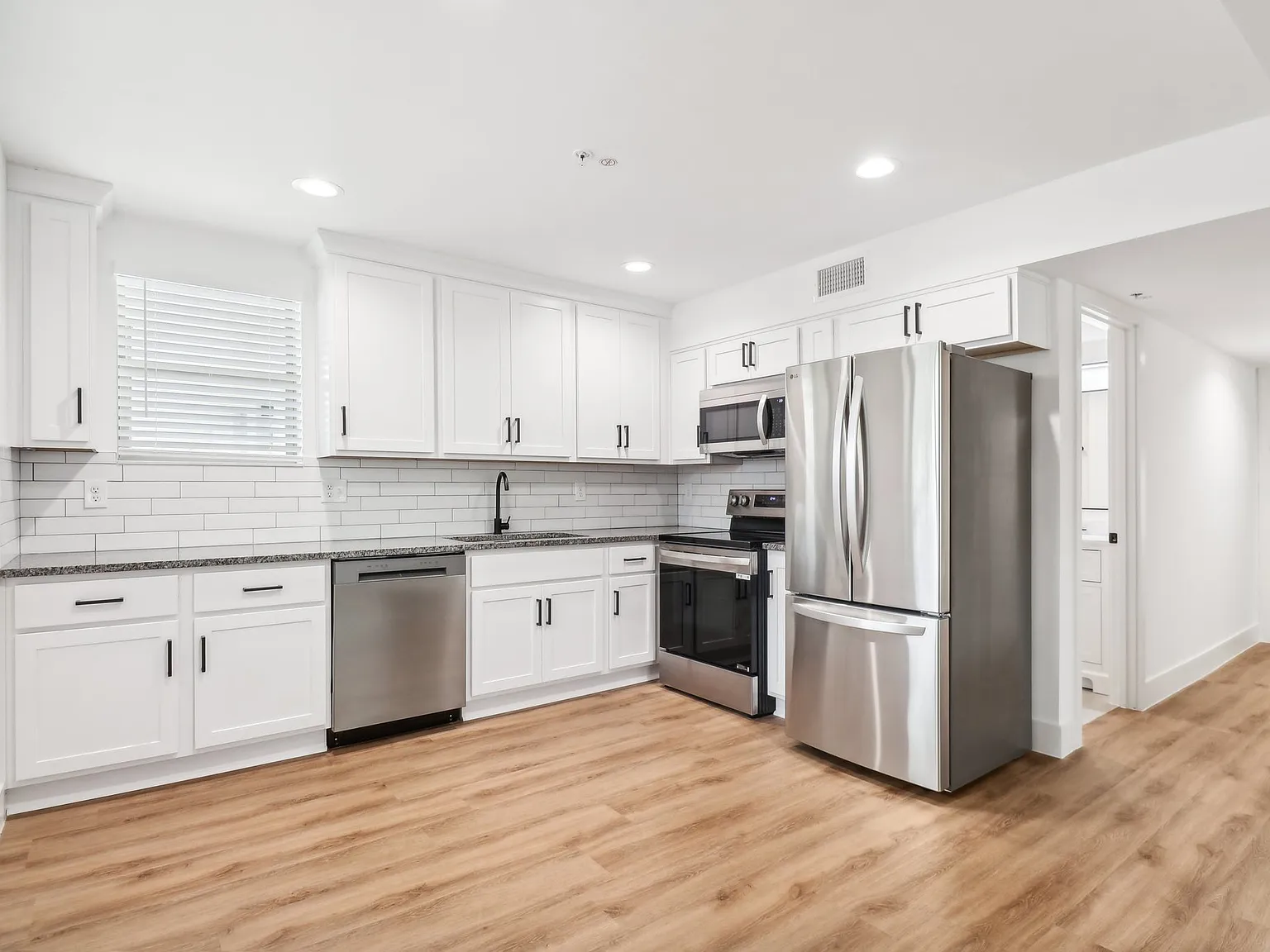 San Marco Square Apartments — Photo 3